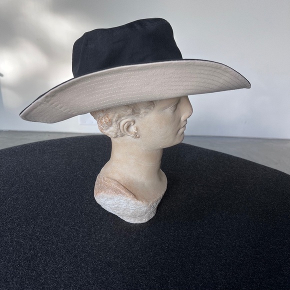 INES de la FRESSANGE x UNIQLO // Wide bream hat // 2 in 1 - Picture 2 of 7